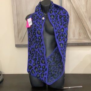 BETSEY  JOHNSON LADY SCARVE